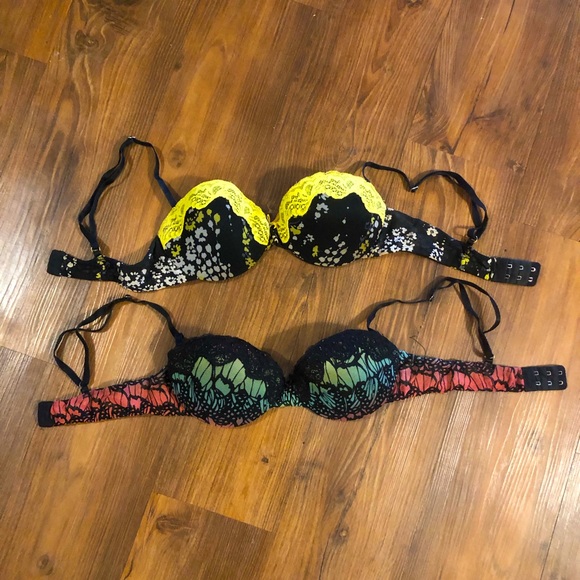 Bras - Picture 2 of 3